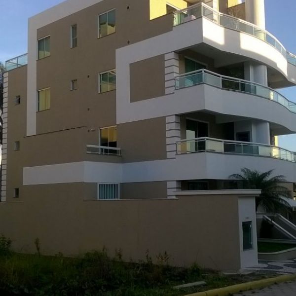 Apartamento na Praia de Bombas 2 dorm 1 vaga 