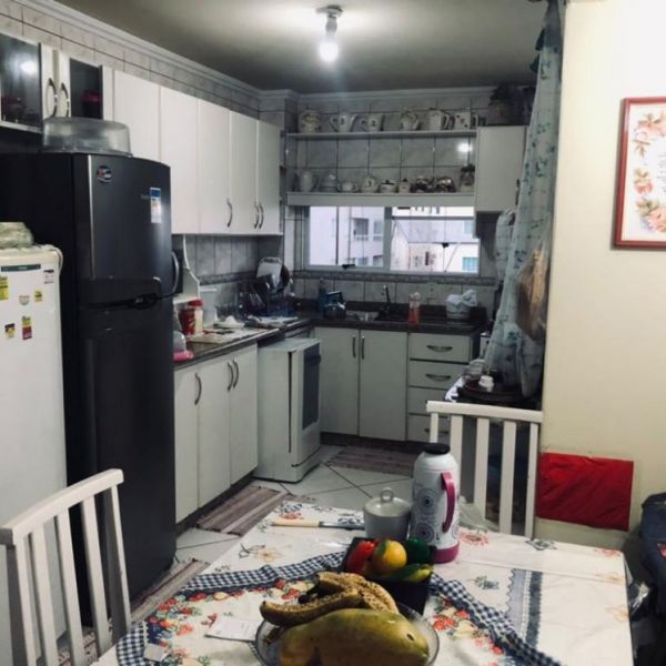 Prdio com 4 pavimentos prximo ao mar em Bombas