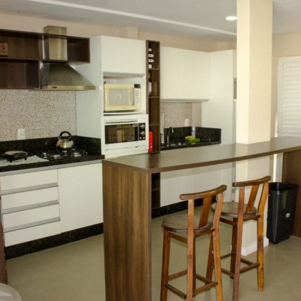 Sobrado Avenida principal do Canto Grande 3 dormit