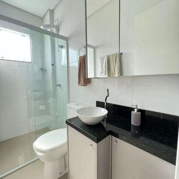 RESIDENCIAL COM  5 APTO MOBILIADO EM BOMBAS