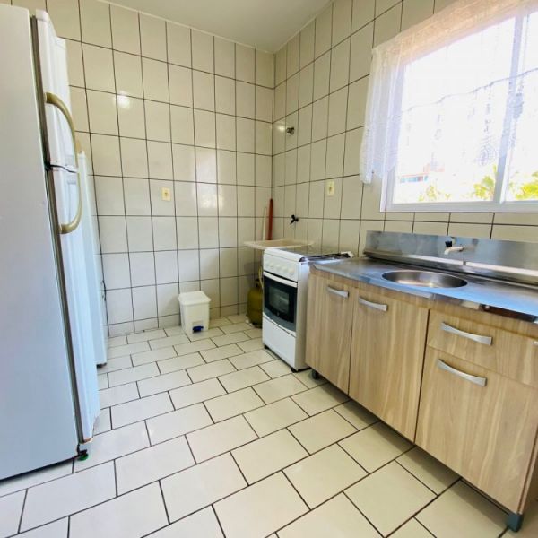 4 APARTAMENTOS, SENDO 3 DE 2 DORM, E 1 APTO 1 DORM