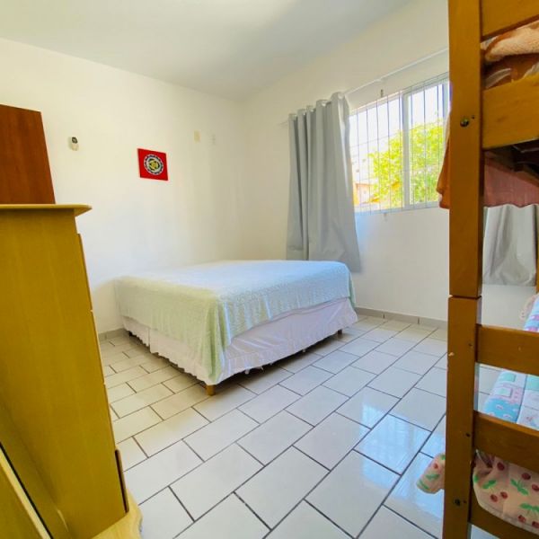 4 APARTAMENTOS, SENDO 3 DE 2 DORM, E 1 APTO 1 DORM