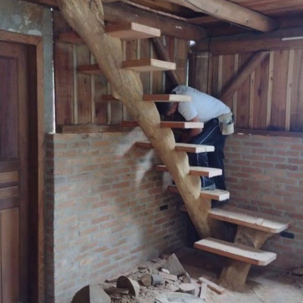 STIO CANELINHA 2 DORMITRIOS 4 VAGAS DE GARAGEM