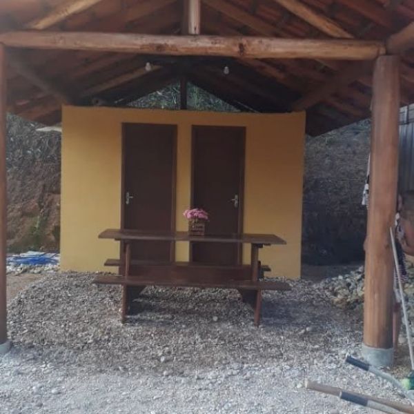 STIO CANELINHA 2 DORMITRIOS 4 VAGAS DE GARAGEM