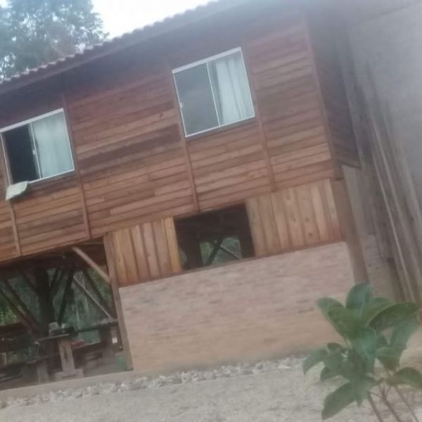 STIO CANELINHA 2 DORMITRIOS 4 VAGAS DE GARAGEM