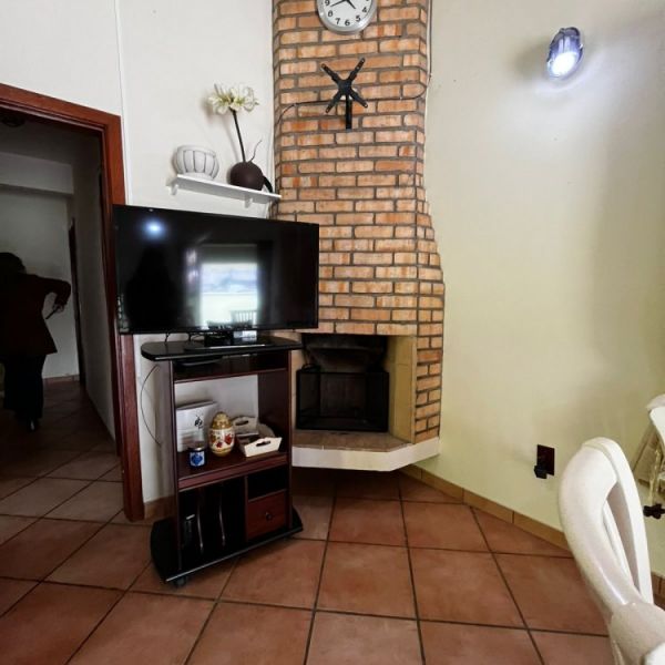 CASA AVENIDA DE BOMBAS 3 DORM 2 VAGAS