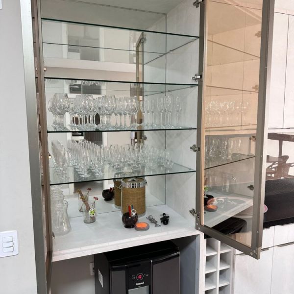 APARTAMENTO MEIA PRAIA 3 DORM. 2 VAGAS