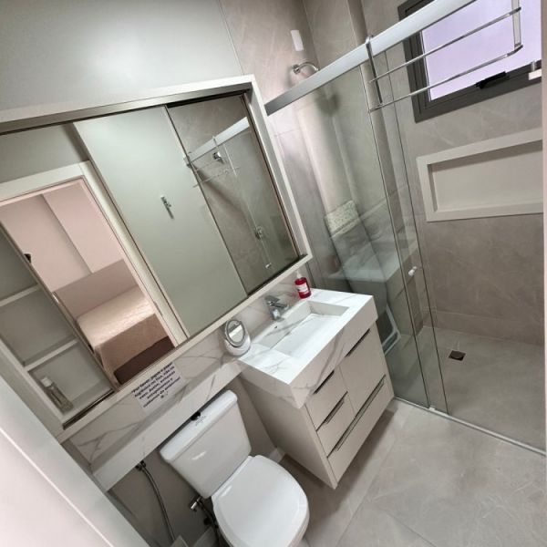 APARTAMENTO MEIA PRAIA 3 DORM. 2 VAGAS