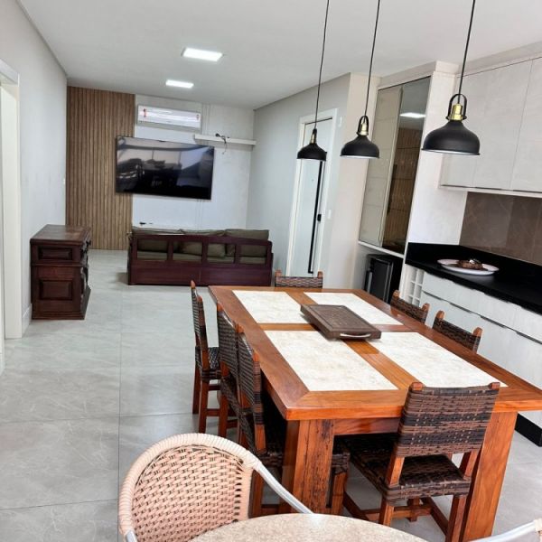 APARTAMENTO MEIA PRAIA 3 DORM. 2 VAGAS