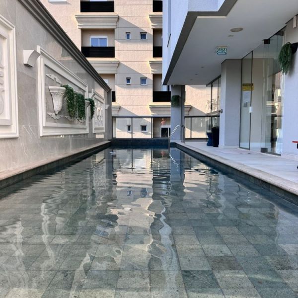 APARTAMENTO MEIA PRAIA 3 DORM. 2 VAGAS