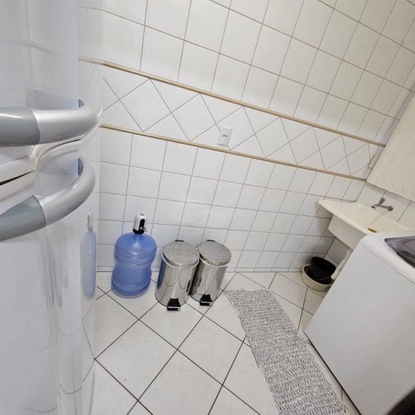 Apartamento  Bombas 2 dormitrios 2 banheiros 1 va