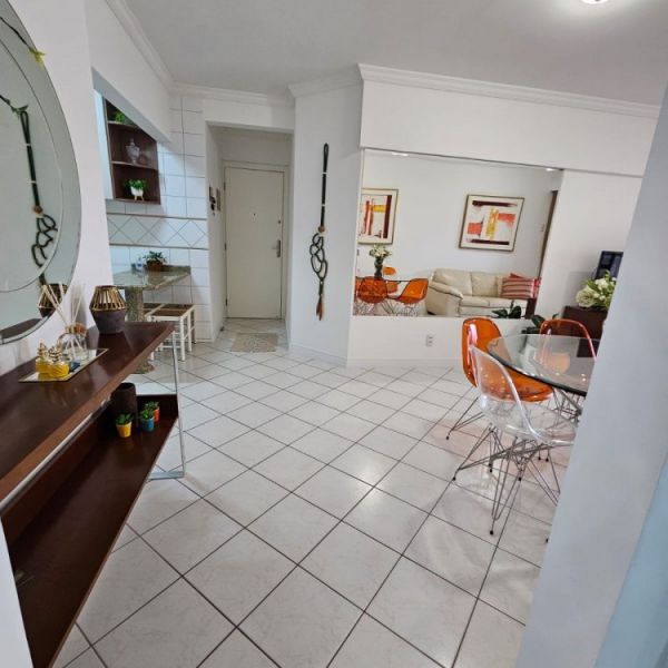 Apartamento  Bombas 2 dormitrios 2 banheiros 1 va