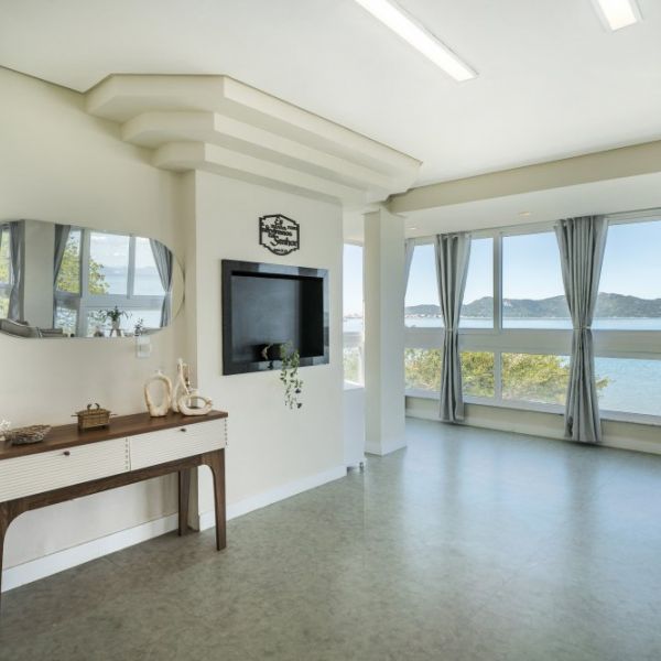 Cobertura Triplex 4 dormitrios em Zimbros 5 vagas