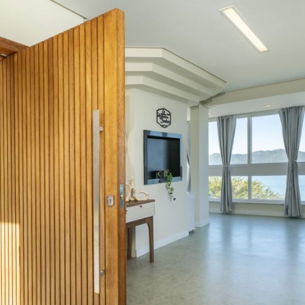 Cobertura Triplex 4 dormitrios em Zimbros 5 vagas