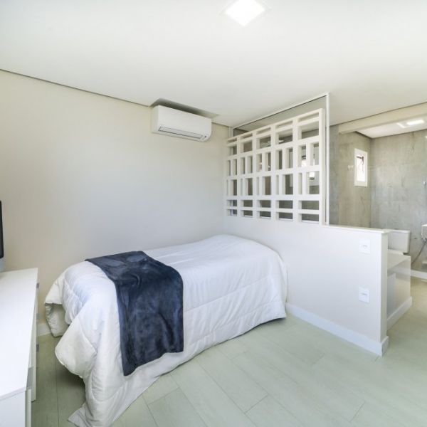 Cobertura Triplex 4 dormitrios em Zimbros 5 vagas