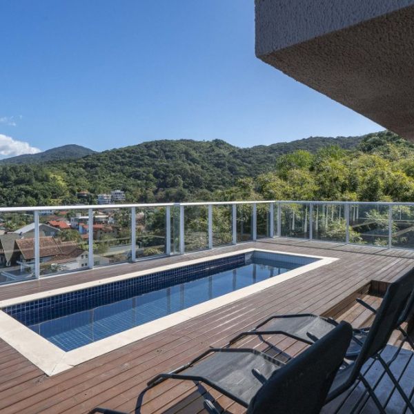 Cobertura Triplex 4 dormitrios em Zimbros 5 vagas