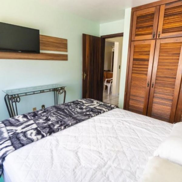 RESIDENCIAL ADRIANA APTO 203, AV. LEOPOLDO ZARLING