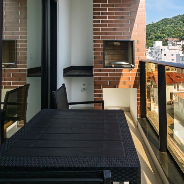 FLAT NO CENTRO DE BOMBINHAS 1 VAGA DE GARAGEM