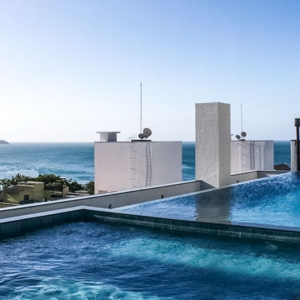 FLAT NO CENTRO DE BOMBINHAS 1 VAGA DE GARAGEM