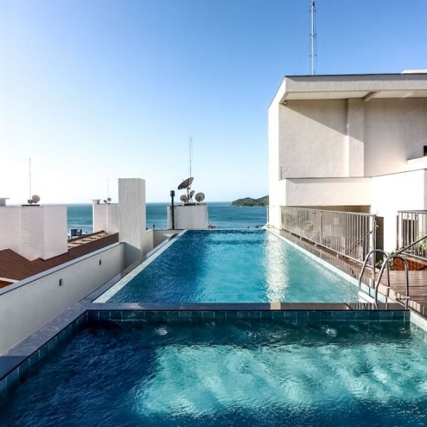 FLAT NO CENTRO DE BOMBINHAS 1 VAGA DE GARAGEM