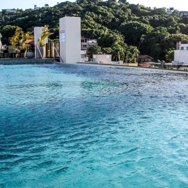 FLAT NO CENTRO DE BOMBINHAS 1 VAGA DE GARAGEM