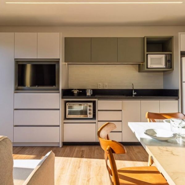 FLAT NO CENTRO DE BOMBINHAS 1 VAGA DE GARAGEM