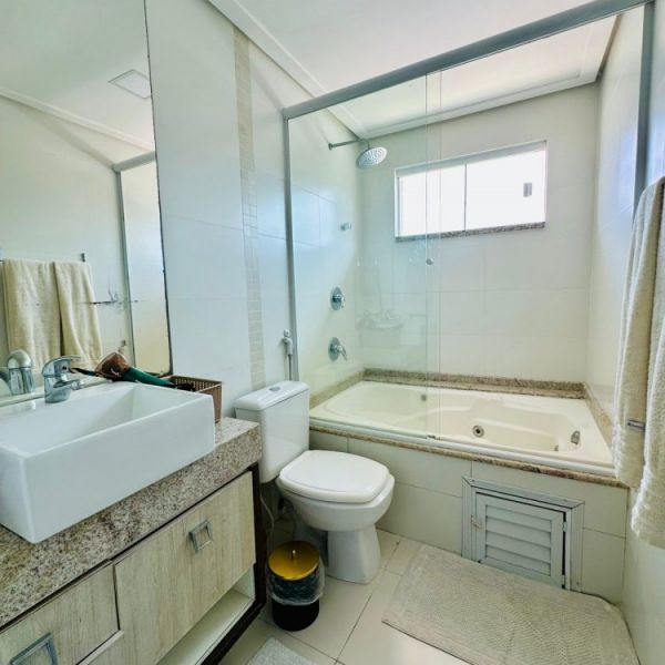 COBERTURA EM BOMBAS 3 DORM. 1 VAGA D GARAGEM