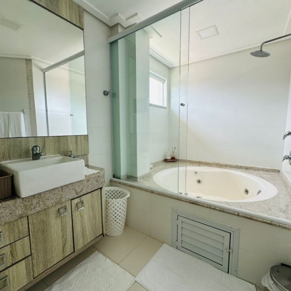 COBERTURA EM BOMBAS 3 DORM. 1 VAGA D GARAGEM