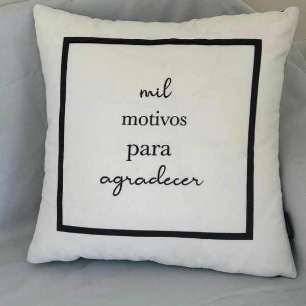 CASA EM BOMBAS 2 DORM. 3 VAGAS DE GARAGEM