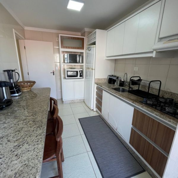 APARTAMENTO AVENIDA DE BOMBAS 2 DORM 1 VAGA DE GAR