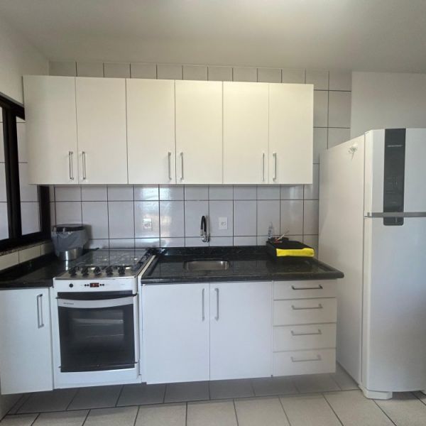 ED. TNIA  A 50 METROS DA PRAIA DE BOMBAS 1 CARRO