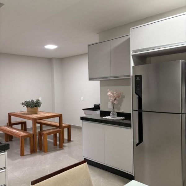 CASA EM BOMBAS 3 DORM VAGAS PARA 2 CARRO