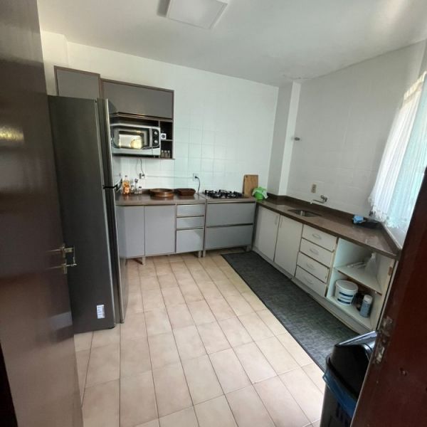 APARTAMENTO EM BOMBAS 2 DORMITRIOS 1 VADA DE CARR