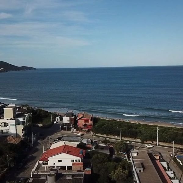 Linda casa no Canto Grande 