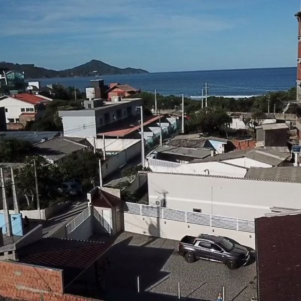 Linda casa no Canto Grande 