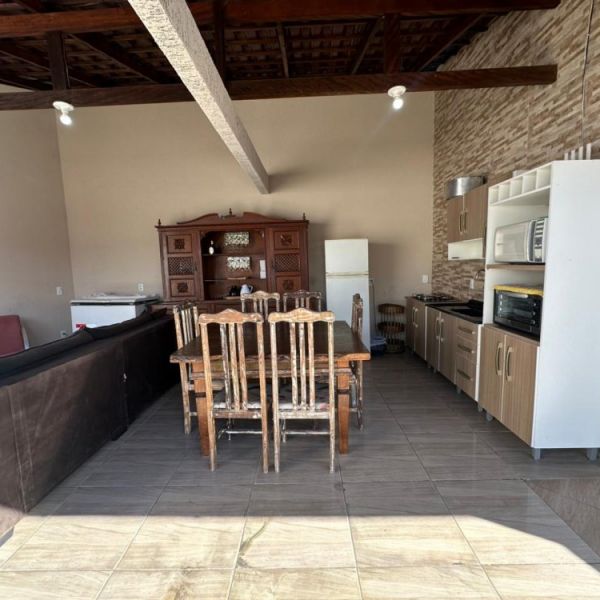 Linda casa no Canto Grande 