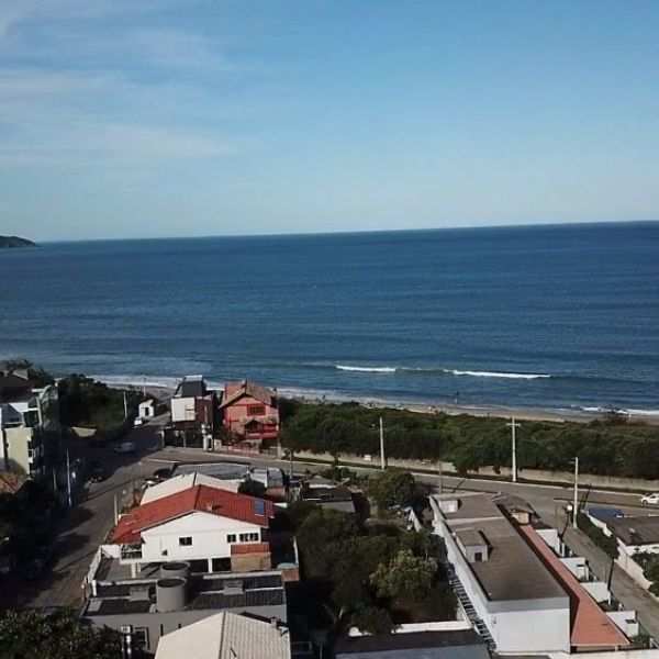 Linda casa no Canto Grande 