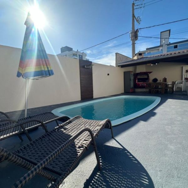 Linda casa no Canto Grande 