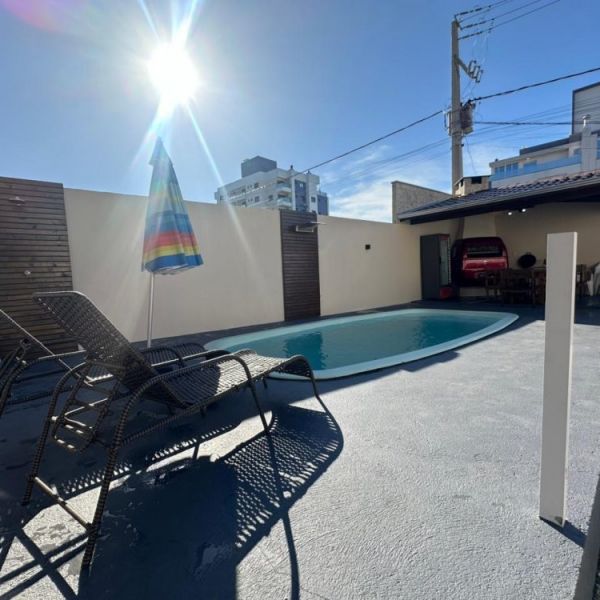 Linda casa no Canto Grande 