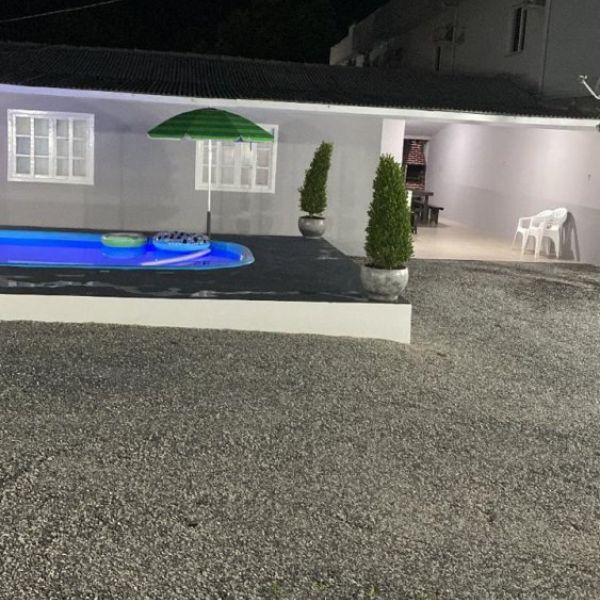 Linda casa no Canto Grande 