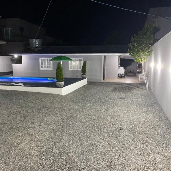 Linda casa no Canto Grande 