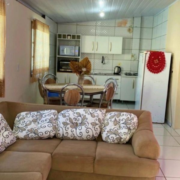 Linda casa no Canto Grande 