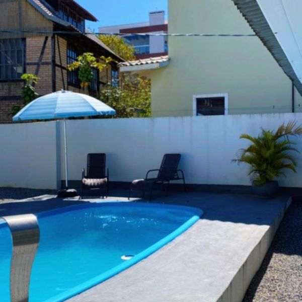 Linda casa no Canto Grande 