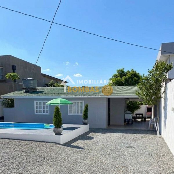 Linda casa no Canto Grande 4 dormit�rios