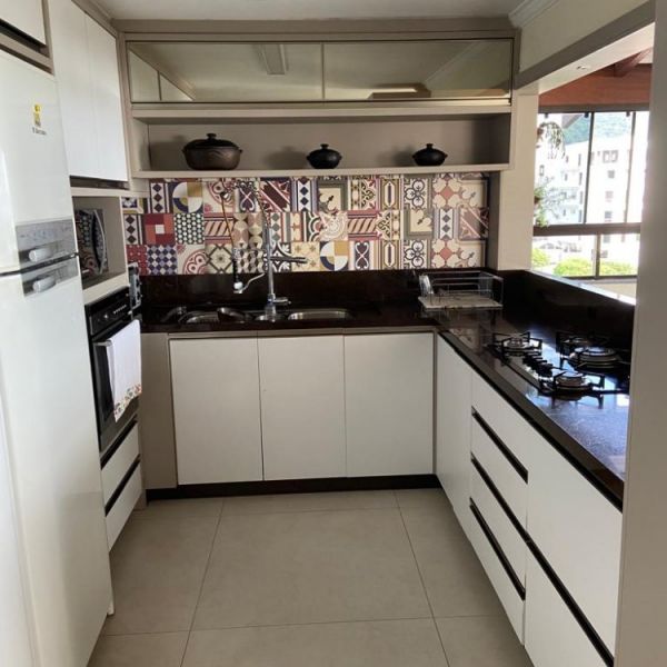 COBERTURA DUPL�X EM BOMBAS 3 SU�TES 2 CARROS