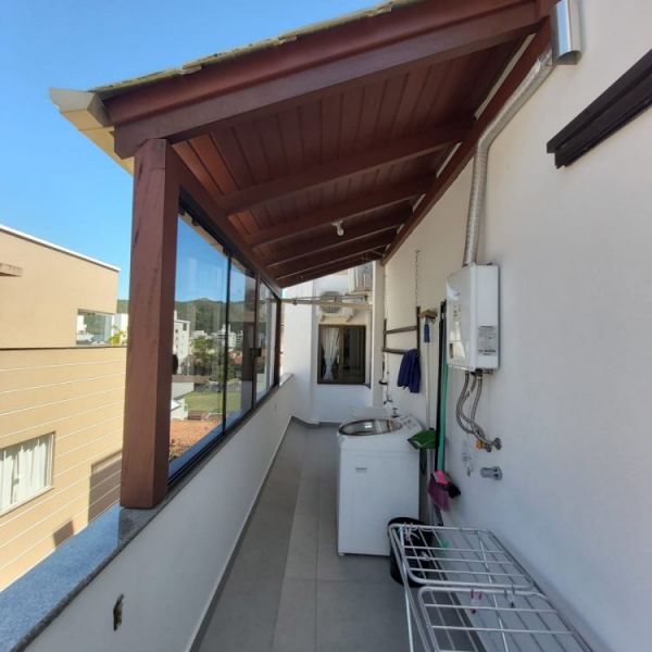 APARTAMENTO EM BOMBAS 3 SU�TES 2 CARROS (402)