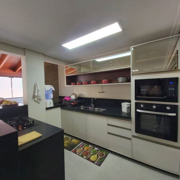 APARTAMENTO EM BOMBAS 3 SU�TES 2 CARROS (402)