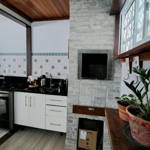 RESIDENCIAL EM BOMBAS 3 DORMIT�RIOS