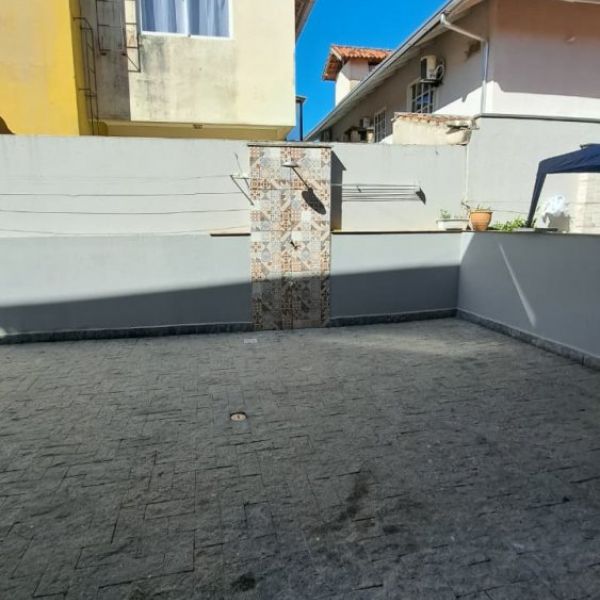 RESIDENCIAL EM BOMBAS 3 DORMIT�RIOS