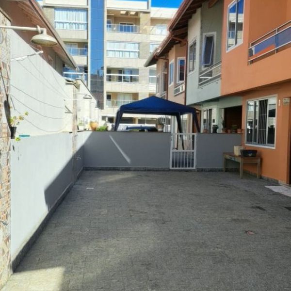 RESIDENCIAL EM BOMBAS 3 DORMIT�RIOS